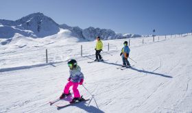 Freizeitticket Tirol_ Skifahren_Copyright_Julian.Warenski.jpg