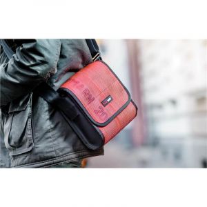 Feuerwear Tasche aus Recycling Feuerwehr Materialien
