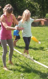 Seiltanz im Kinderzirkus vom Zirkus Meer